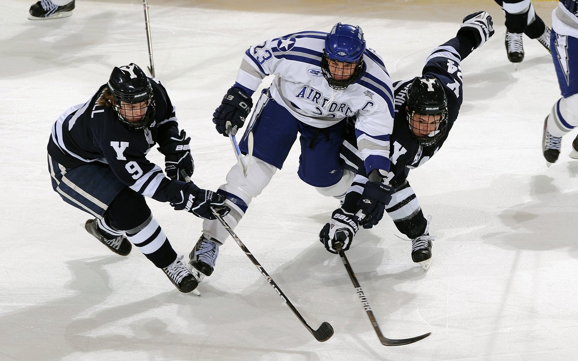 开云体育官网-拉文末节风暴，当沉默公牛撕碎马刺防线